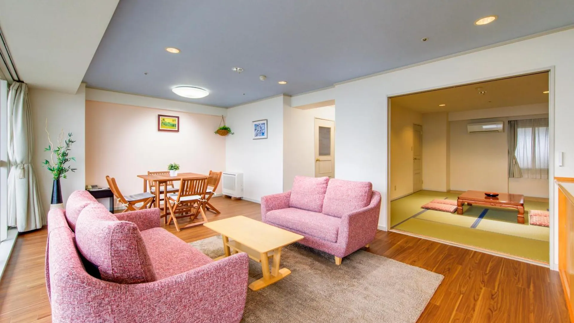 Maholova Minds Miura Hotel