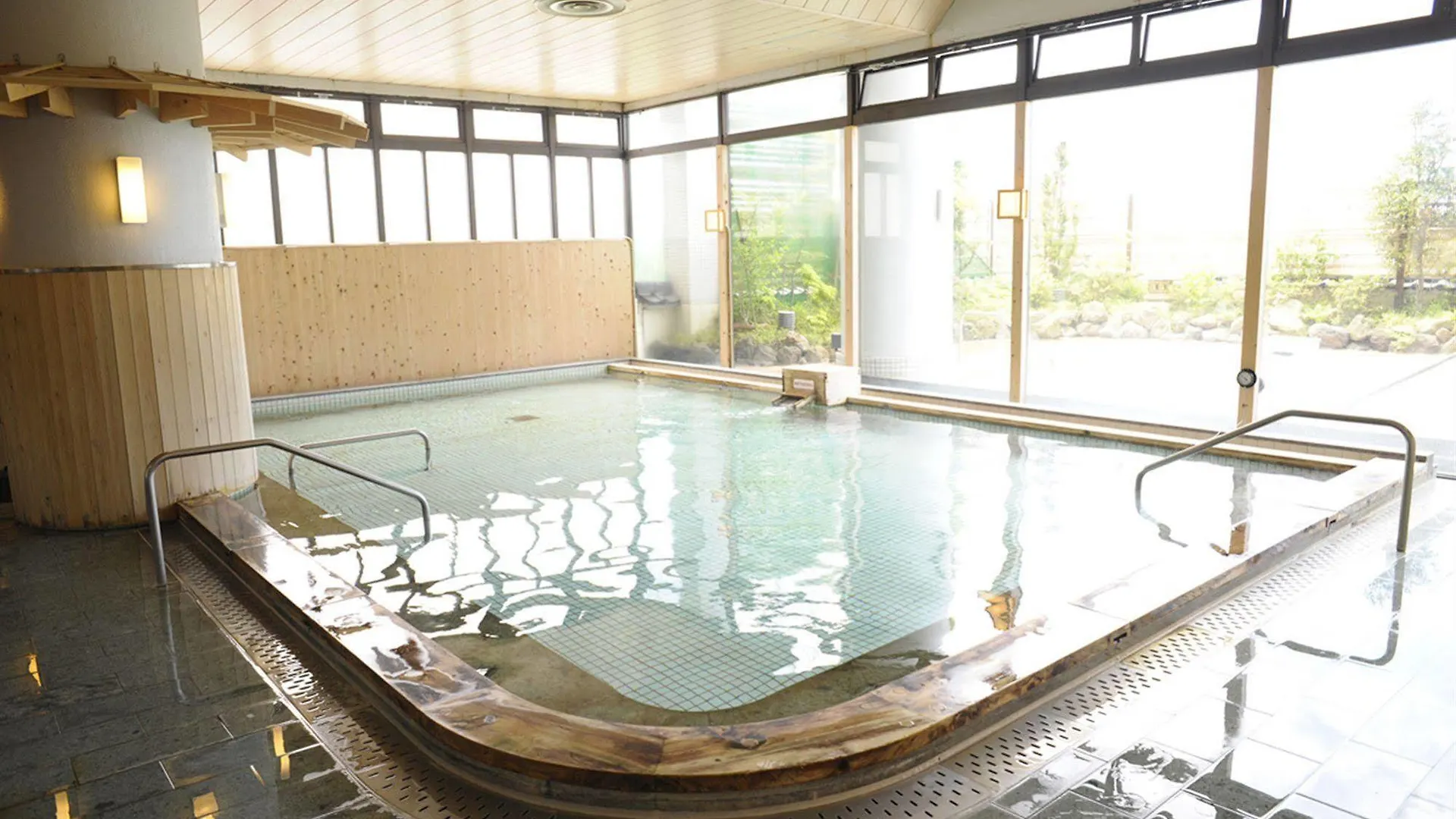 Maholova Minds Miura Hotel